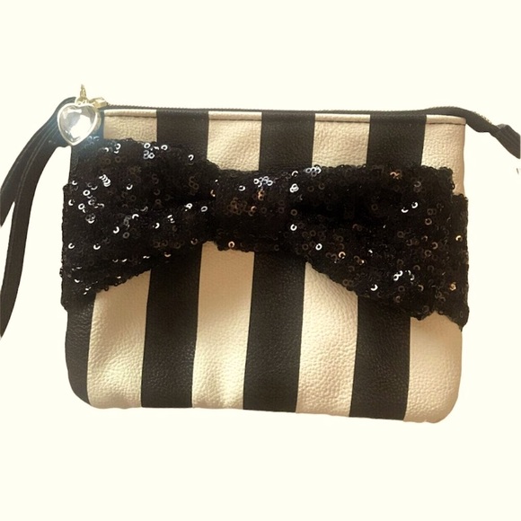 NWOT Betsey Johnson Black & White Striped Wristlet Black Sequins Bow Designer - Picture 1 of 5